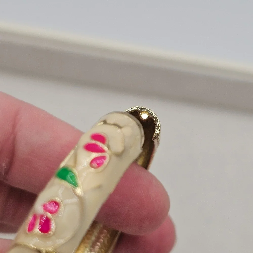 Enamel Floral Clamper Bracelet Cream Pink Gold Tone Hinged 7 Inch